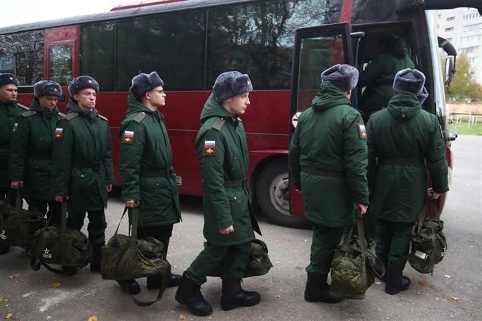 Положены ли пособия и льготы жене военнослужащего, если брак с ним (с ней) официально не зарегистрирован (политический брак)?